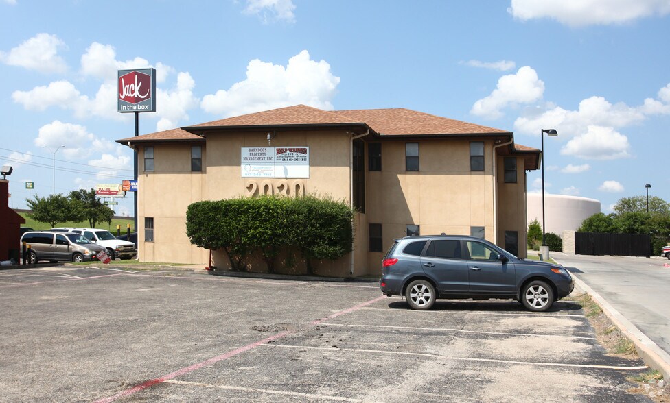 More Photos Of 2030 S Las Vegas Trl, White Settlement Office For Sale