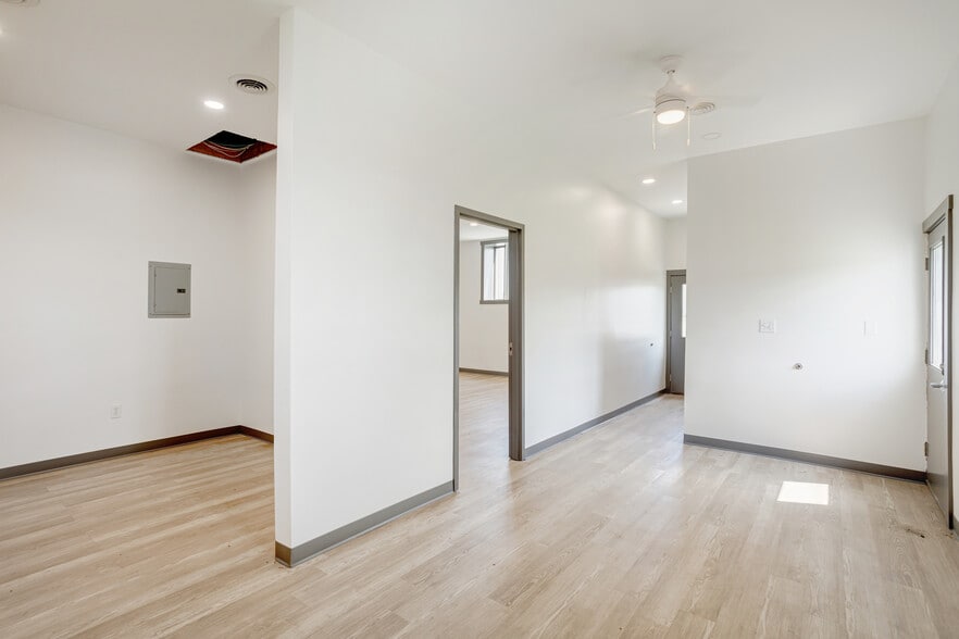 More Photos Of 6401 Centennial Blvd, Nashville Warehouse For Lease