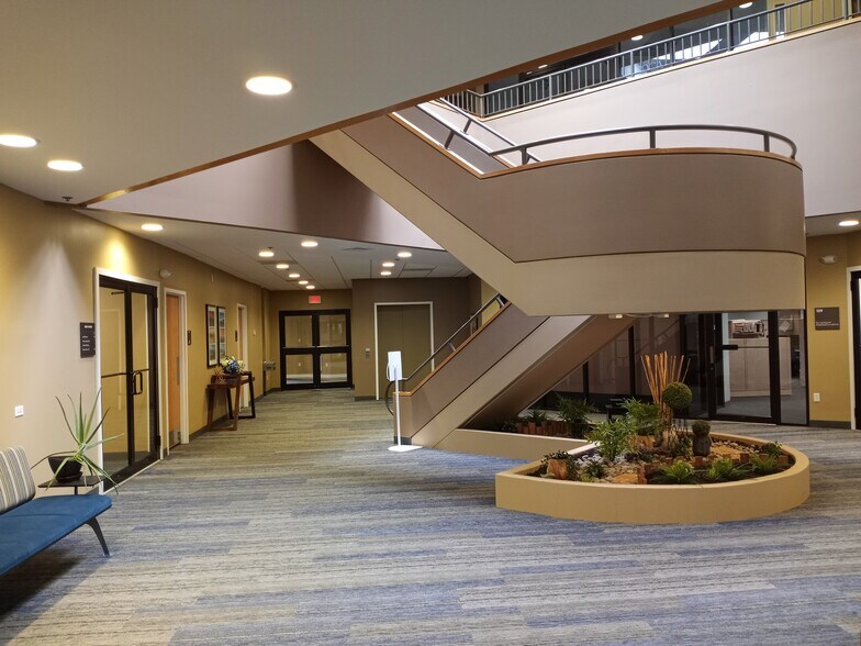 More Photos Of 325 Wood Rd, Braintree Office For Lease