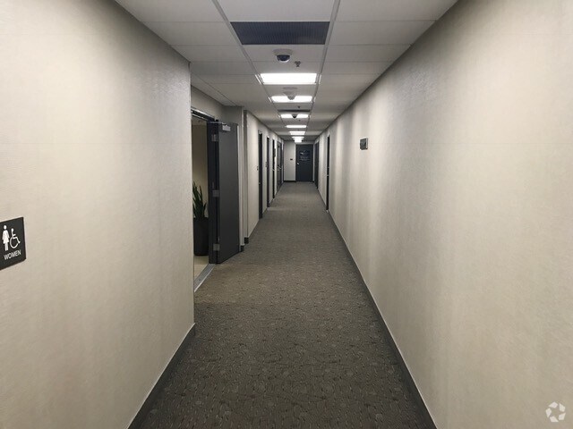 More Photos Of 16055 Ventura Blvd, Encino Office For Lease