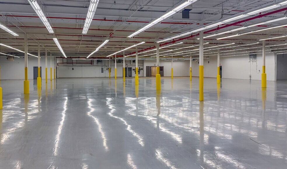 More Photos Of 100 Ronson Dr, Toronto Warehouse For Sale