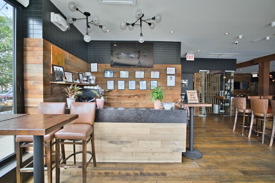 More Photos Of 3026 W Montrose Ave, Chicago Storefront Retail Residential For Sale