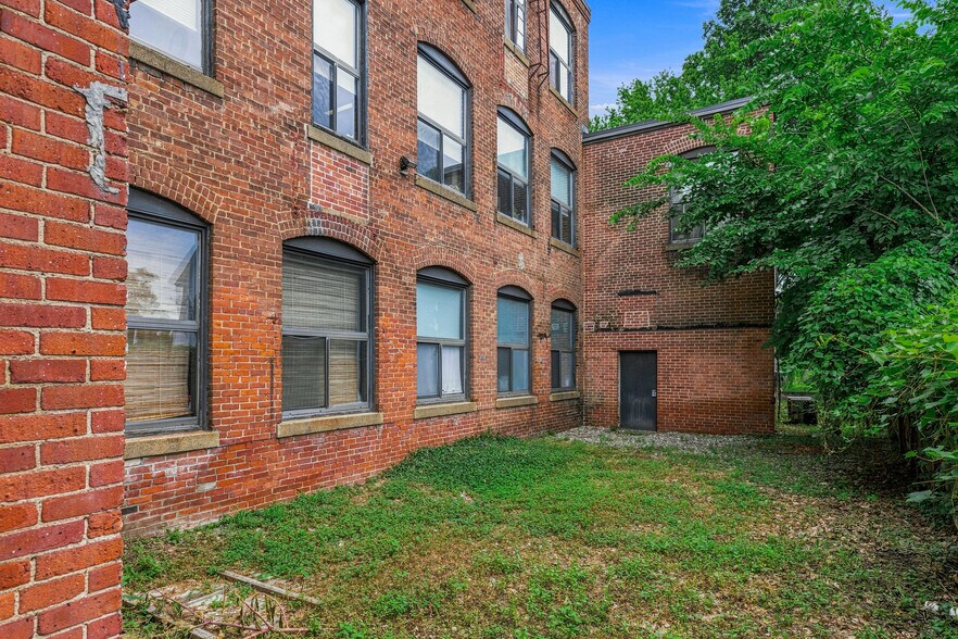 More Photos Of 103 Roxbury St, Keene Office For Sale