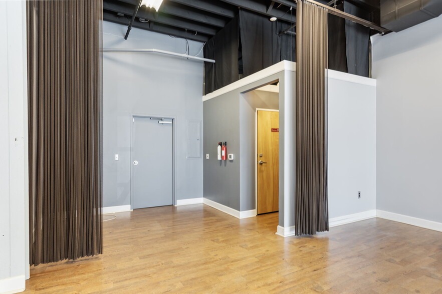 More Photos Of 600 NW Naito Pkwy, Portland General Retail For Sale