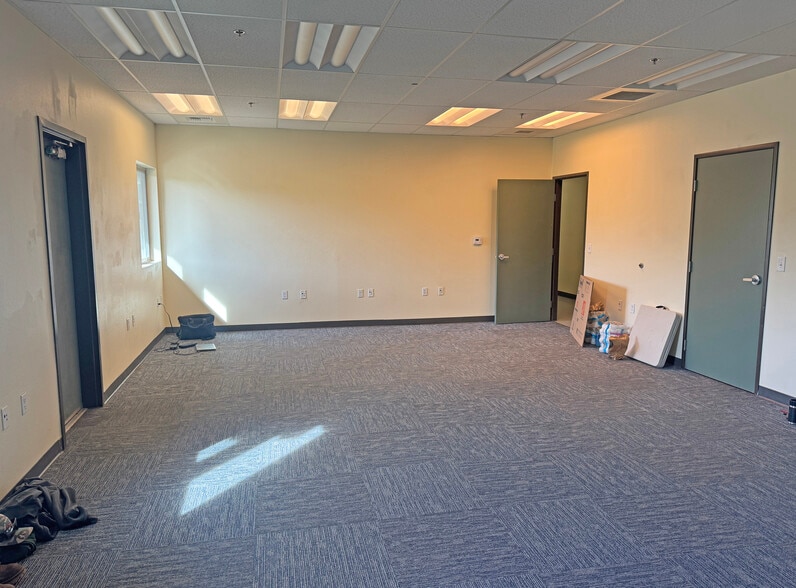 More Photos Of 910 Airport Rd, Santa Ynez Industrial For Lease