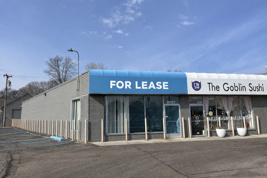 Primary Photo Of 35921-35929 Gratiot Ave, Clinton Township Unknown For Lease