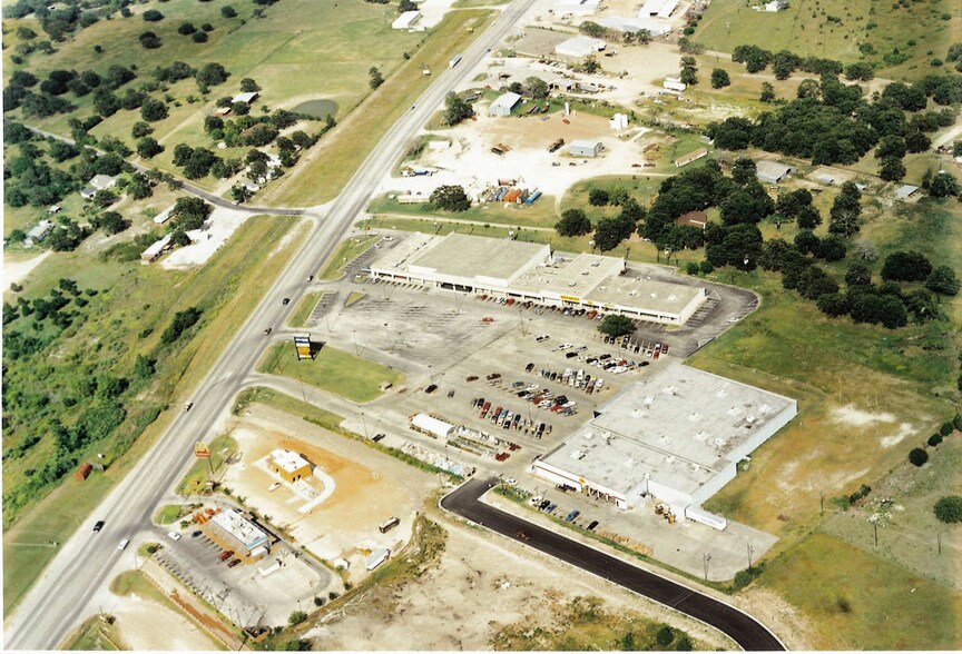 More Photos Of 2428-2490 E Austin St, Giddings Unknown For Lease