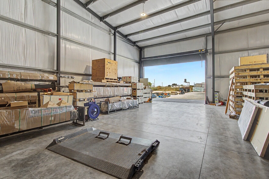 More Photos Of 4036 Gulfstream Dr, Bryan Industrial For Lease