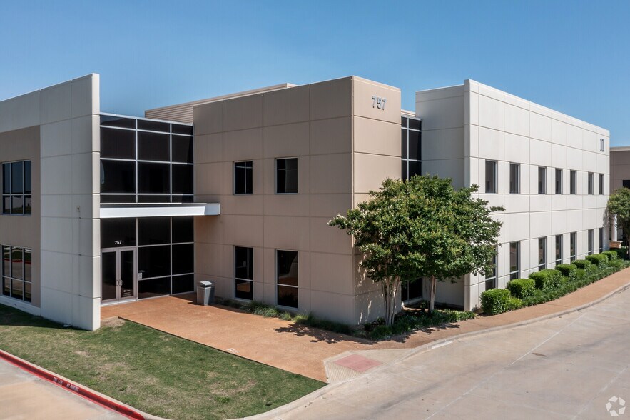 More Photos Of 757 E US Highway 80, Forney Medical For Lease
