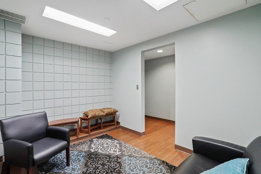 More Photos Of 100 Summit Ave, Hagerstown Office For Sale