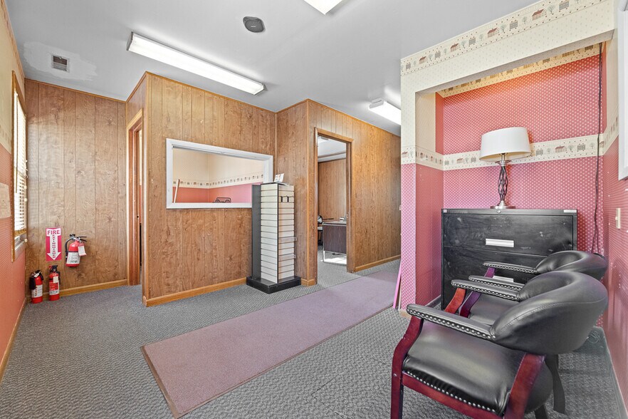 More Photos Of 293 N Ellsworth Ave, Salem Medical For Lease