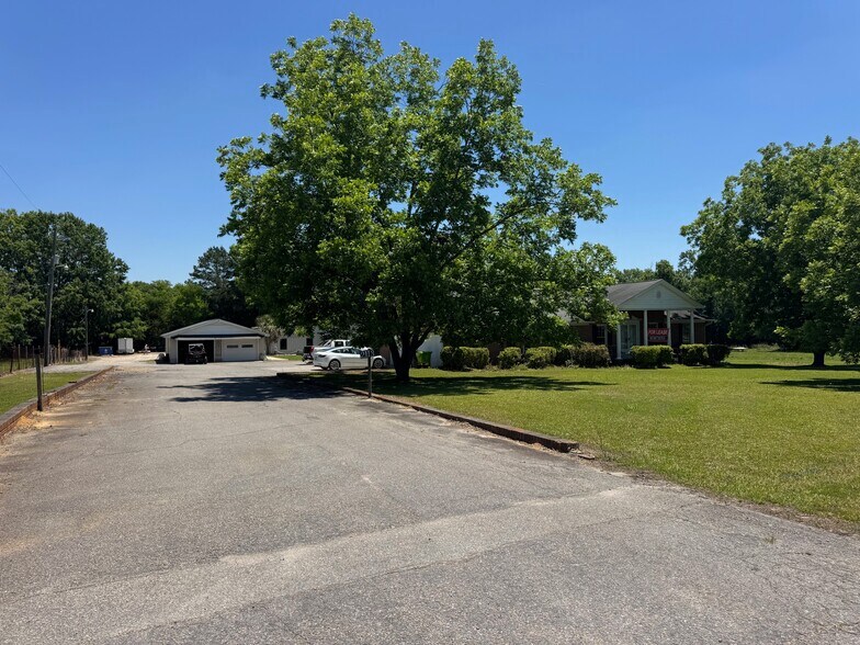 More Photos Of 2113 Wessinger Rd, Chapin Office For Lease