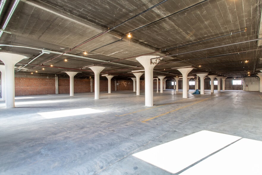 More Photos Of 1 Chestnut St, Nashua Light Manufacturing For Lease