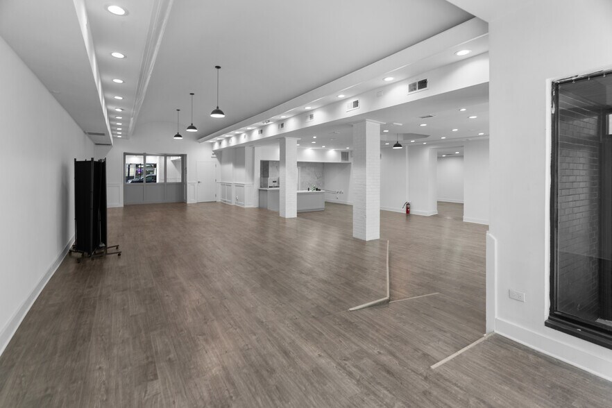 More Photos Of 440 N State St, Chicago Apartments For Lease