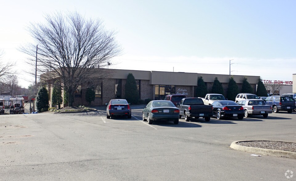 More Photos Of 9121 Euclid Ave, Manassas Flex For Lease