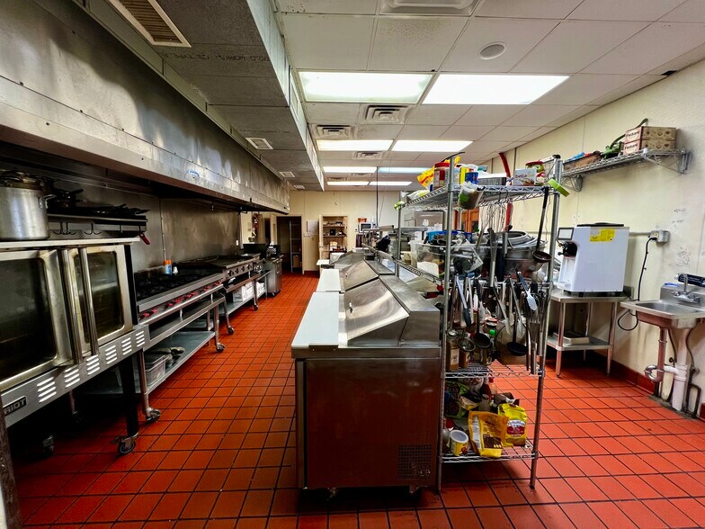 More Photos Of 117 Walnut St, Hattiesburg Restaurant For Sale