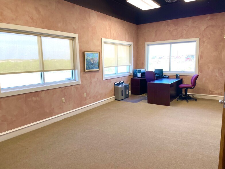 More Photos Of 2200 Garden Ln, Midland Warehouse For Sale