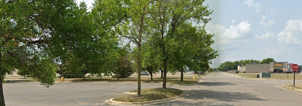 More Photos Of 1001 18th Ave NW, Austin Storefront Retail Office For Sale