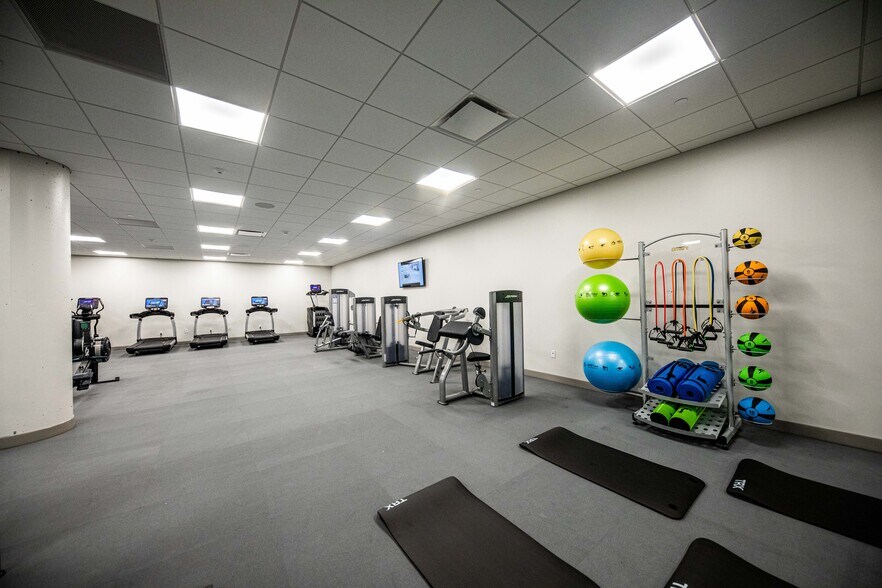 More Photos Of 2401 Cedar Springs Rd, Dallas Office For Lease