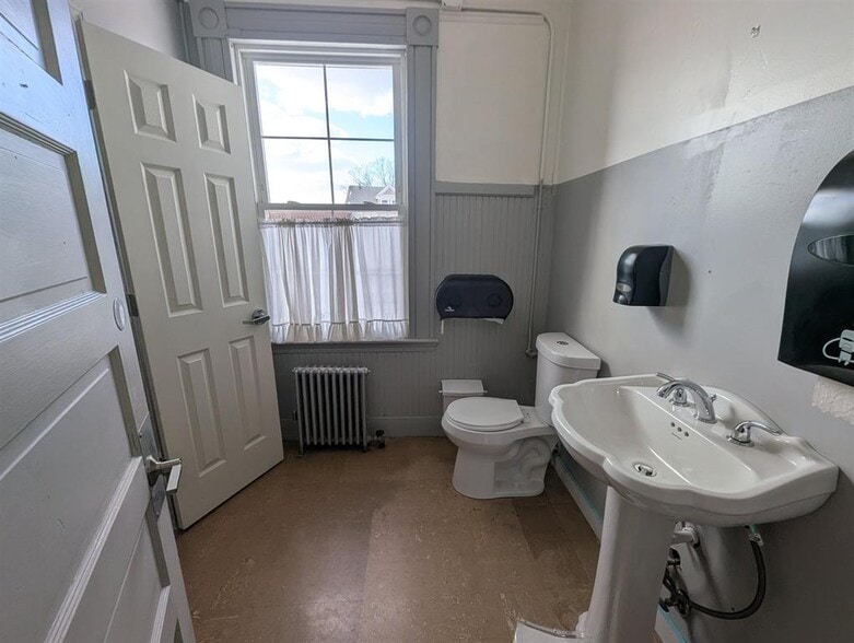 More Photos Of 16 Central st, Claremont Specialty For Sale