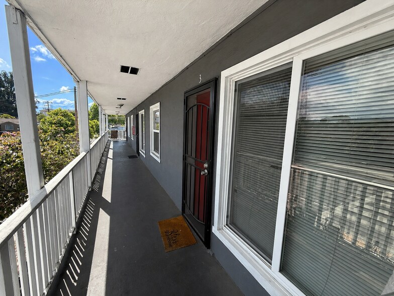 More Photos Of 825 San Leandro Blvd, San Leandro Apartments For Sale