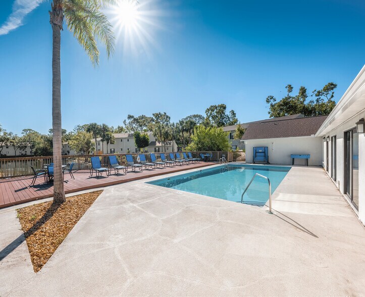 More Photos Of 16321 Bolesta Rd, Clearwater Apartments For Sale