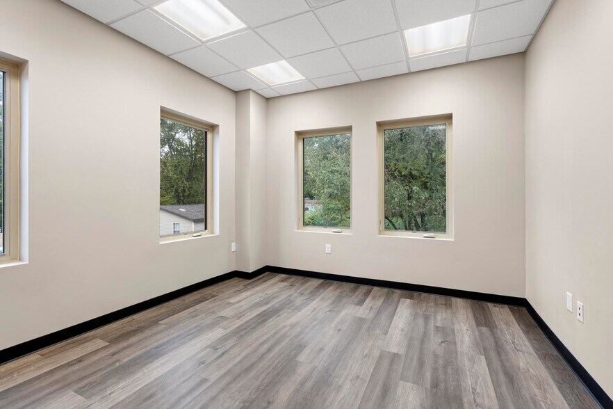 More Photos Of 1006 Ash St, Eudora Loft Creative Space For Lease