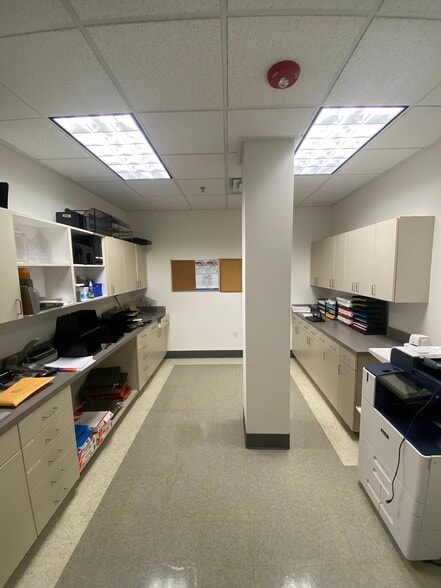 More Photos Of 5617 N Rhett Ave, North Charleston Research And Development For Lease