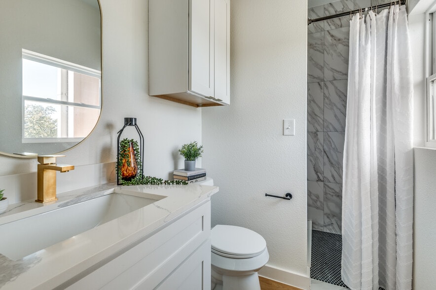 More Photos Of 504 O Connor Rd, Irving Multifamily For Sale