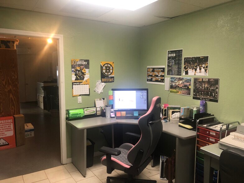 More Photos Of 687 NE 5th St, Crystal River Freestanding For Sale