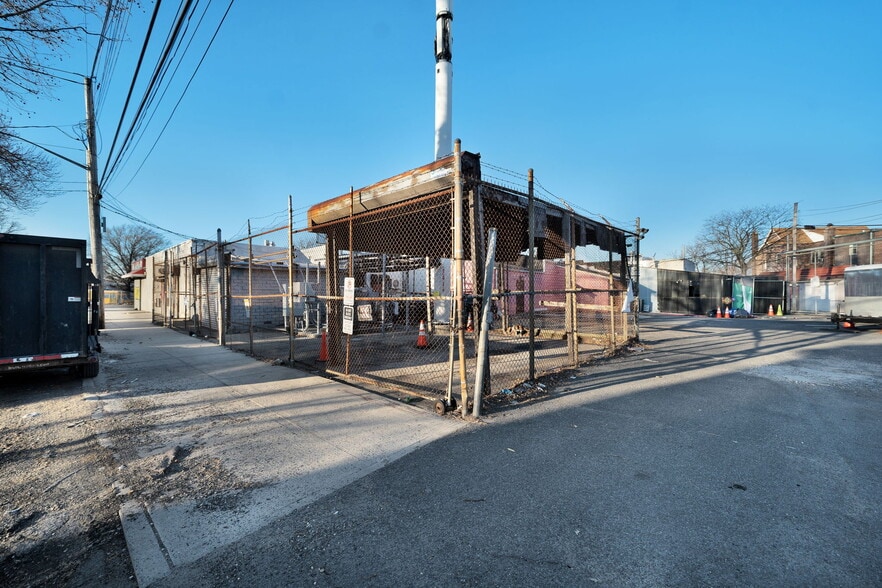More Photos Of 230-02 S Conduit Ave, Jamaica Convenience Store For Sale