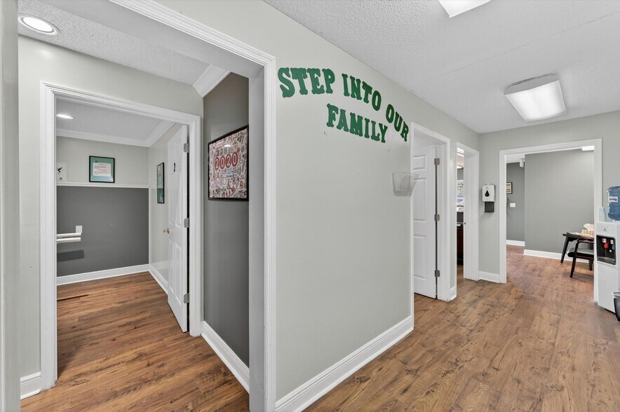 More Photos Of 7 W Main St, Apopka Office For Sale