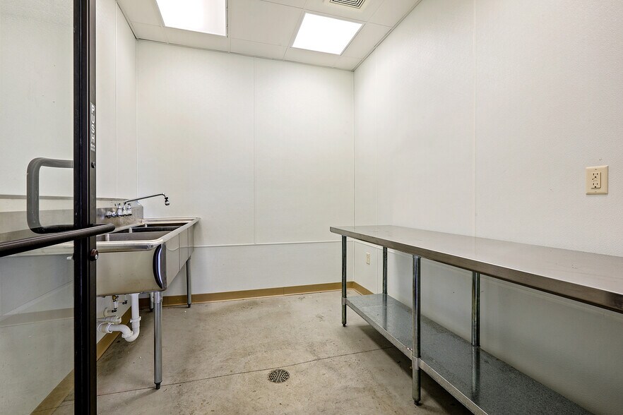 More Photos Of 200 Golfview Rd, Cecil Storefront Retail Office For Lease