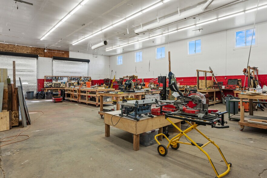 More Photos Of 902 Waugh Ln, Ukiah Warehouse For Sale