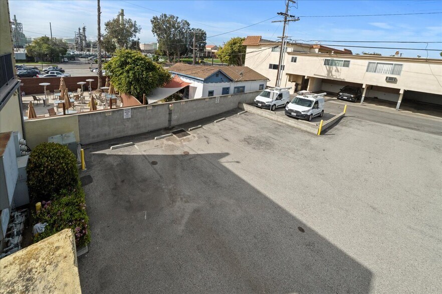 More Photos Of 123 Richmond St, El Segundo Storefront Retail Residential For Lease