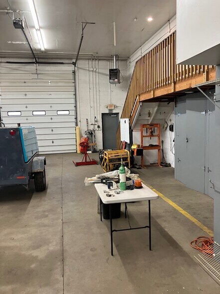 More Photos Of 1110 Island Ave, McKees Rocks Warehouse For Lease