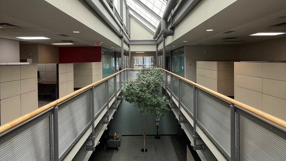 More Photos Of 25 Rothwell Rd, Winnipeg Loft Creative Space For Lease