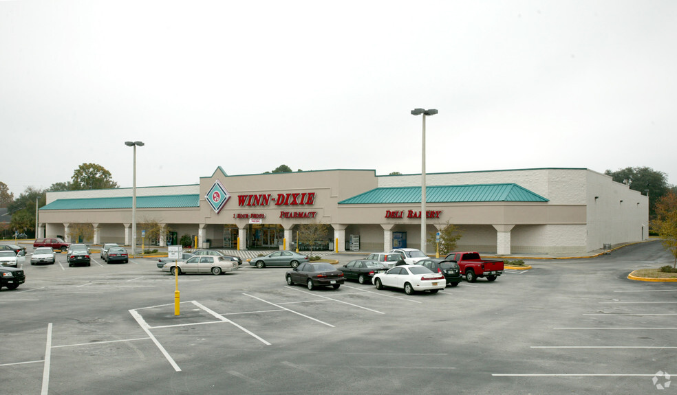 More Photos Of 5501-5541 Roosevelt Blvd, Jacksonville General Retail For Lease