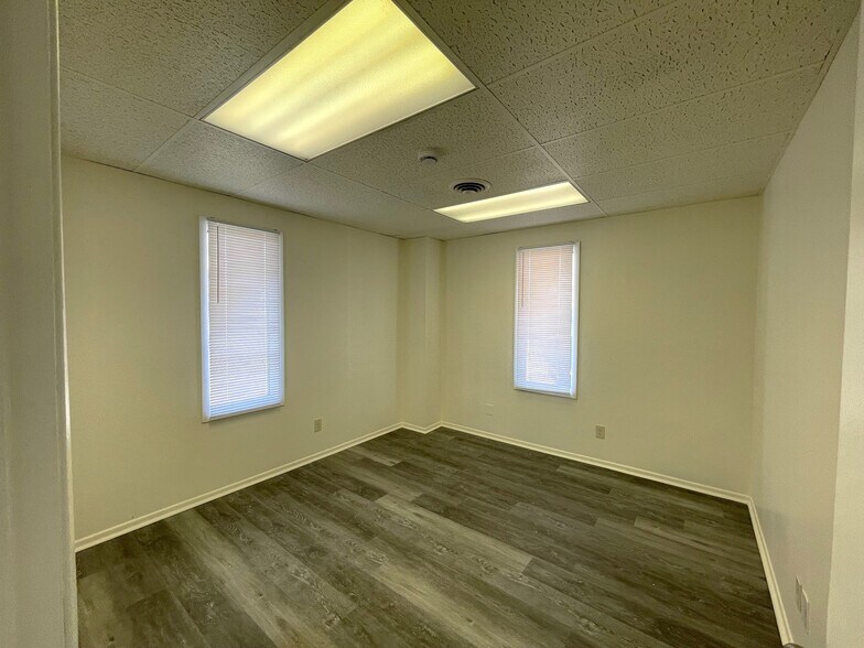 More Photos Of 6947 Promway Ave NW, North Canton Office For Lease