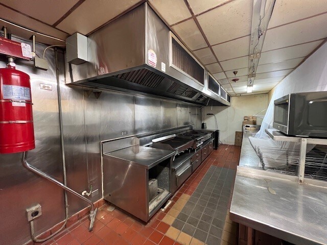 More Photos Of 10175 E Hampden Ave, Denver Freestanding For Sale