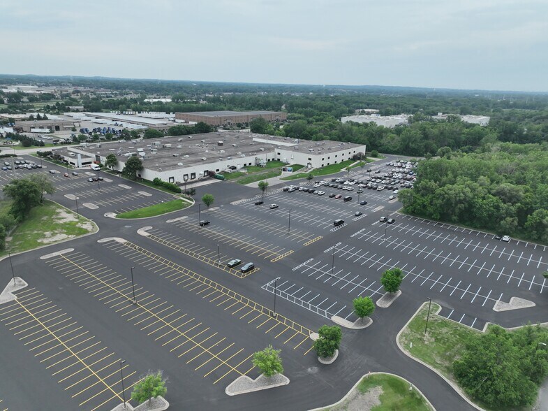 Primary Photo Of 8840-8880 Evergreen Blvd NW, Coon Rapids Manufacturing For Lease