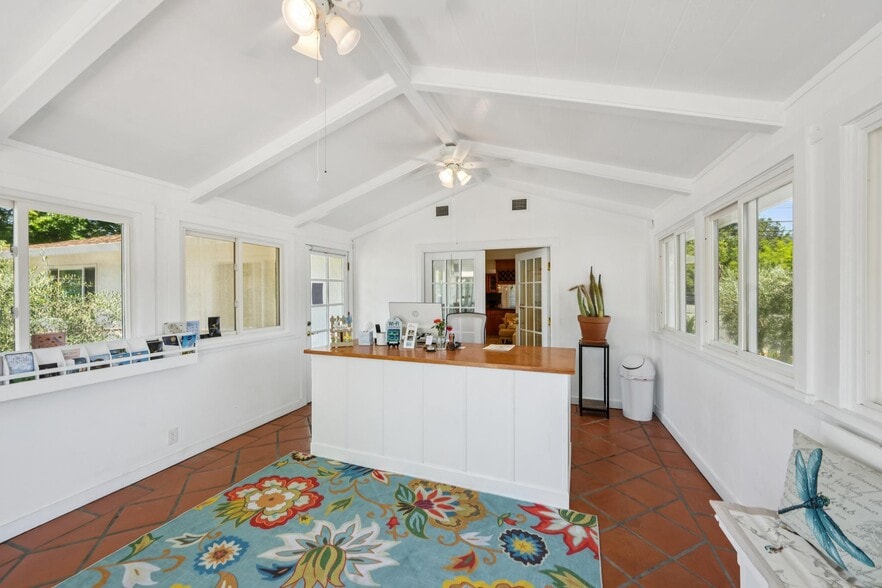More Photos Of 1623 Lake St, Calistoga Hotel For Sale