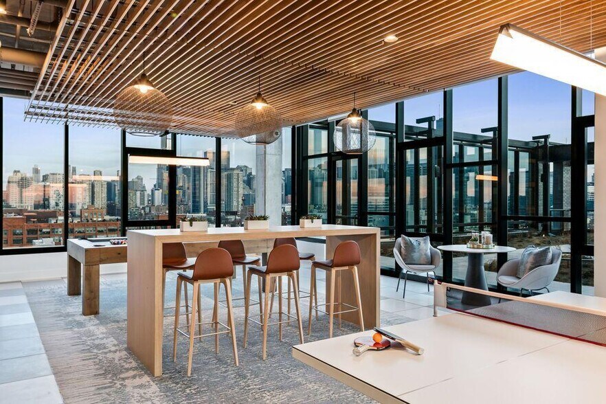 More Photos Of 730 N Milwaukee Ave, Chicago Apartments For Lease