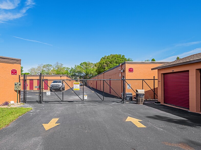 More Photos Of 2166 Drew St, Clearwater Self Storage For Sale