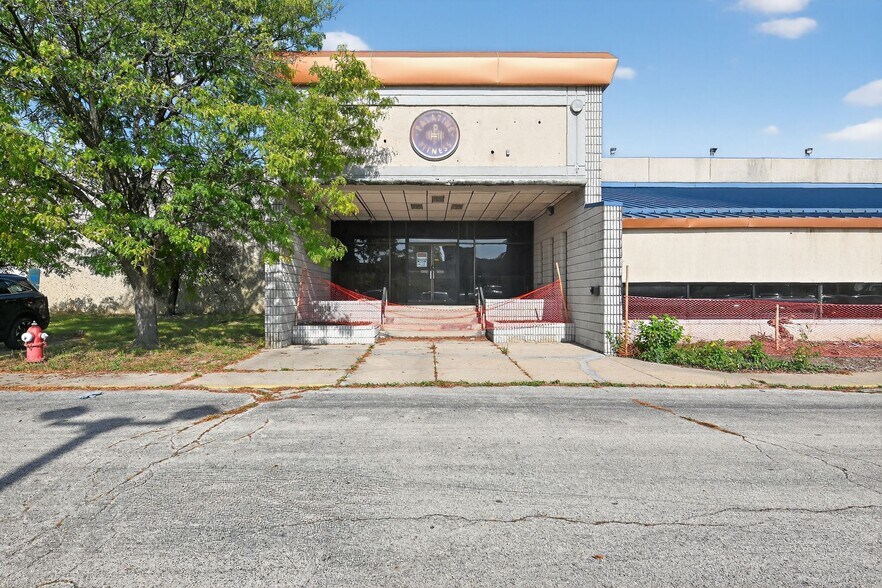 More Photos Of 1550 E Dundee Rd, Palatine Hotel For Sale