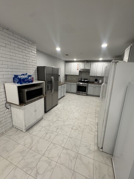 More Photos Of 340 Lockheed Ave SE, Marietta Healthcare For Sale