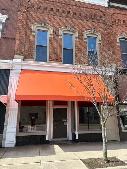 Primary Photo Of 106 S Springfield St, Saint Paris Office For Lease