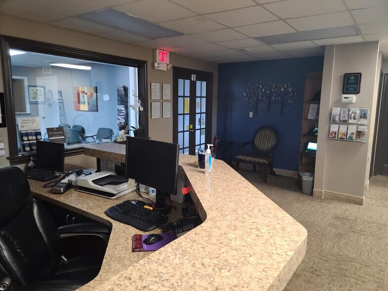 More Photos Of 35337 Warren Rd, Westland Medical For Sale