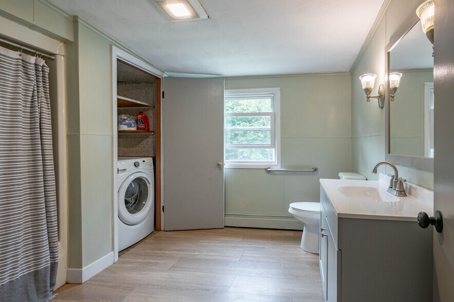 More Photos Of 944 Gibbons Hwy, Wilton Restaurant For Sale