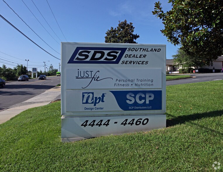 More Photos Of 4444-4446 South Blvd, Charlotte Warehouse For Lease